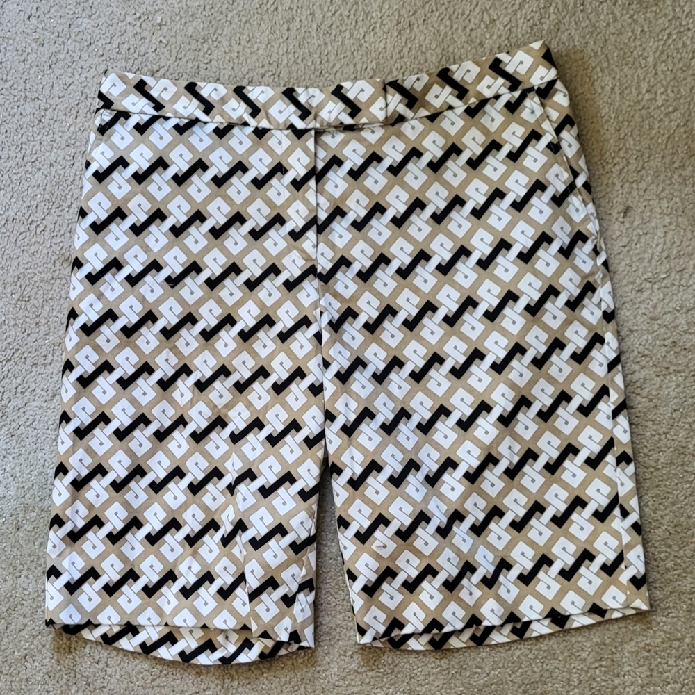 Jones New York Signature Womans Shorts Size 14 Beige Black White Geometric
